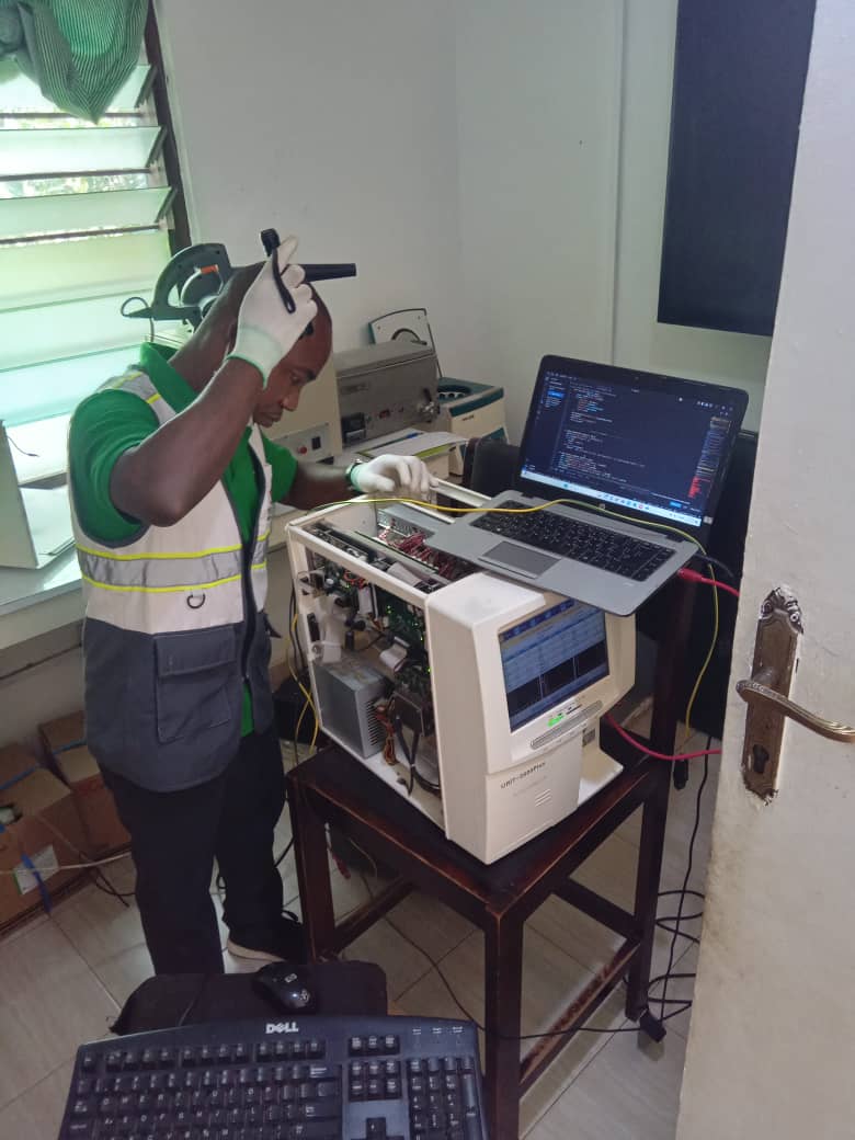 Servicing of lab equipments
